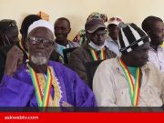 Remise officielle des décisions de création des commissions foncières villageoises à Sirakoro-Brigo