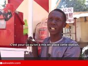 Vente d’essence en bouteilles : L’ingéniosité d’un vendeur à la sauvette (Français)